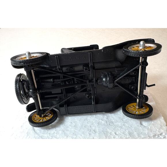1925 Ford Model T Black Die-Cast Model (1:32) Scale - National Motor Museum Mint - Picture 6 of 6